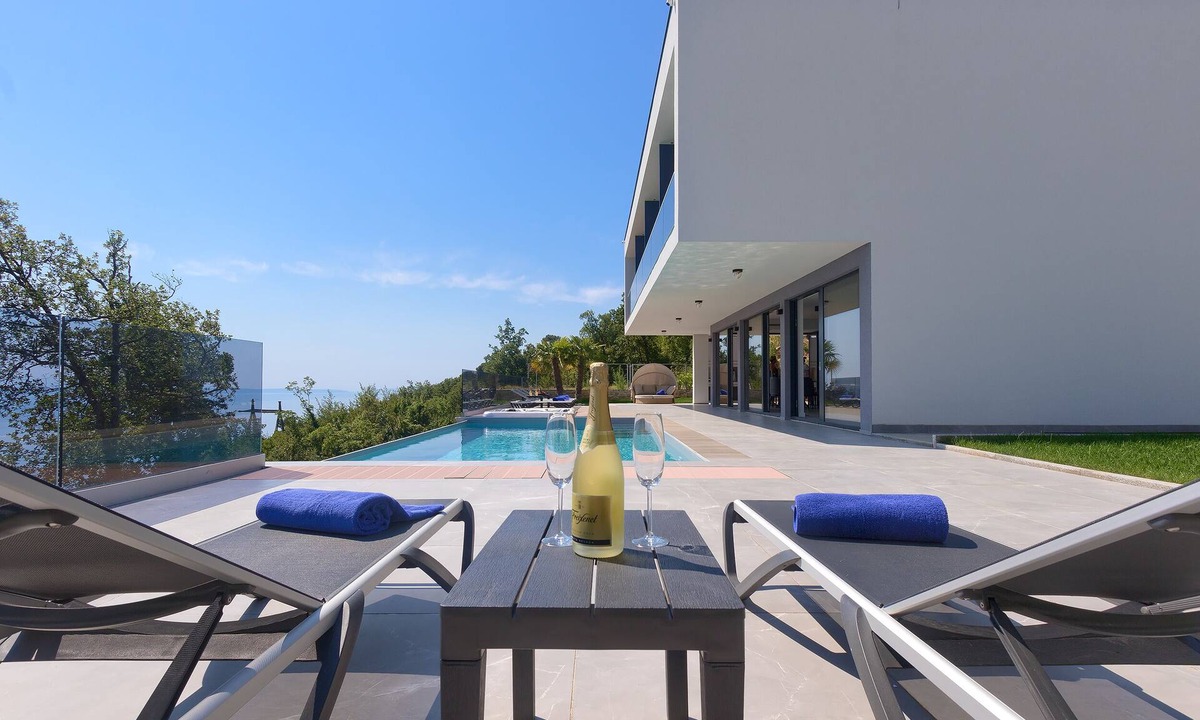 Veprinac Villa | Noble Opatija Riviera Villa Mila