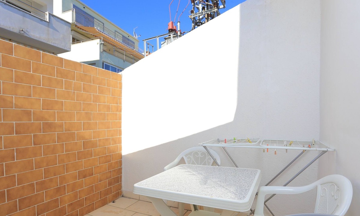 Lokva Rogoznica Apartment | One bedroom apartment with terrace and sea view Lokva Rogoznica, Omiš (A-18211-e)