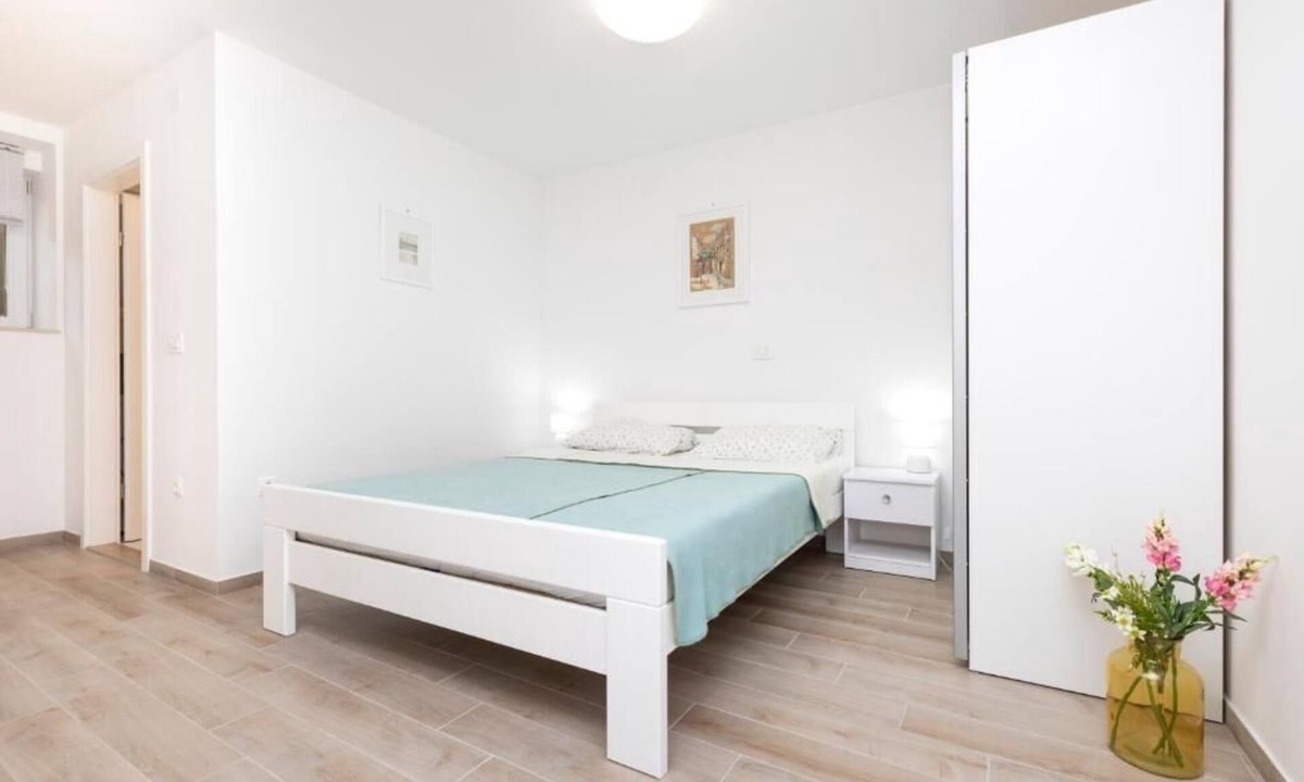 Veli Losinj Apartment | One bedroom apartment with terrace Veli Lošinj, Lošinj (A-24542-a)