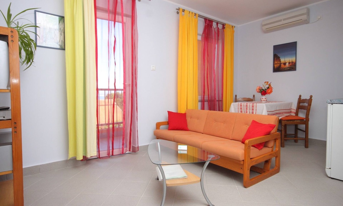 Cove Murtar Apartment | One bedroom apartment with balcony and sea view Mali Lošinj, Lošinj (A-7964-a)