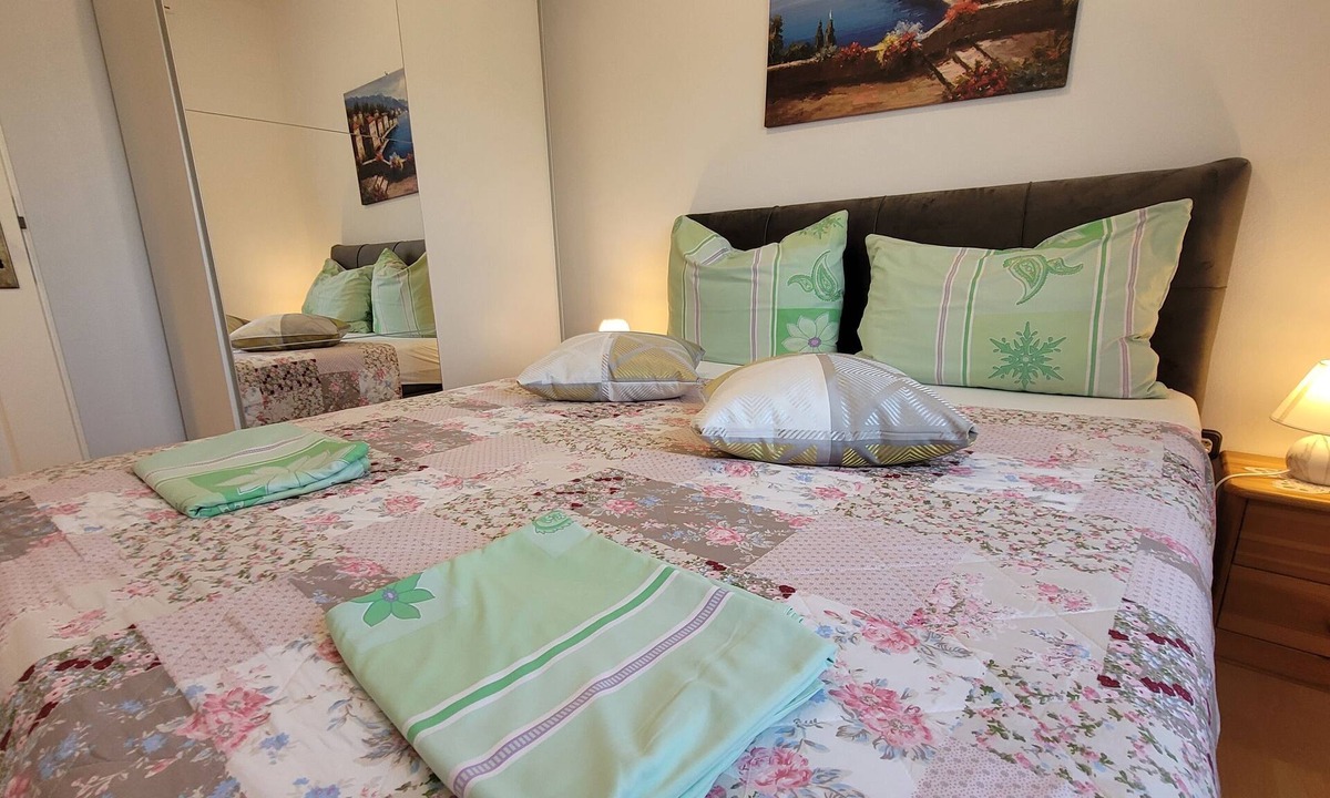 Milovcici Apartment | One bedroom apartment with air-conditioning Milovcici, Krk (A-23577-a)