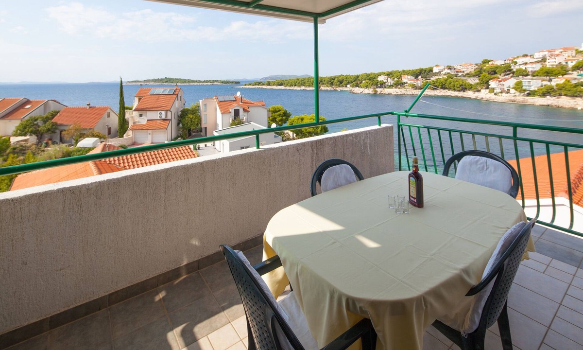 Primosten Burnji Apartment | One bedroom apartment near beach Bilo (Primošten) (A-4191-d)