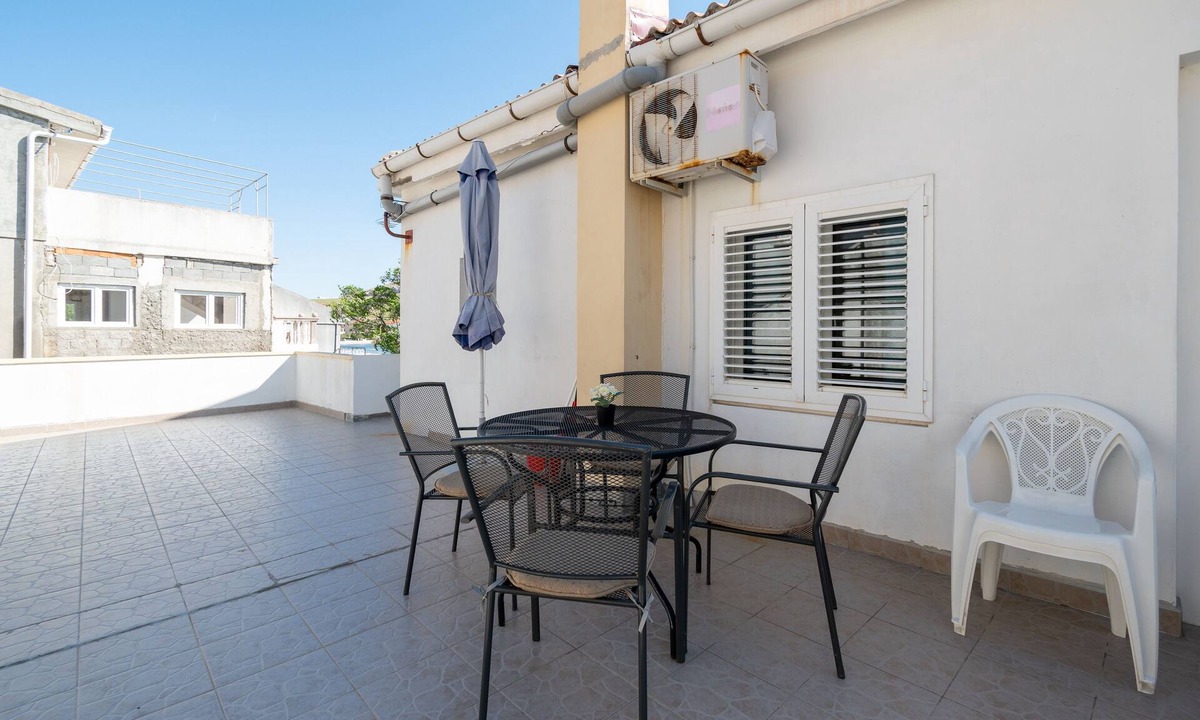 Metajna Apartment | One bedroom apartment near beach Metajna, Pag (A-6395-d)