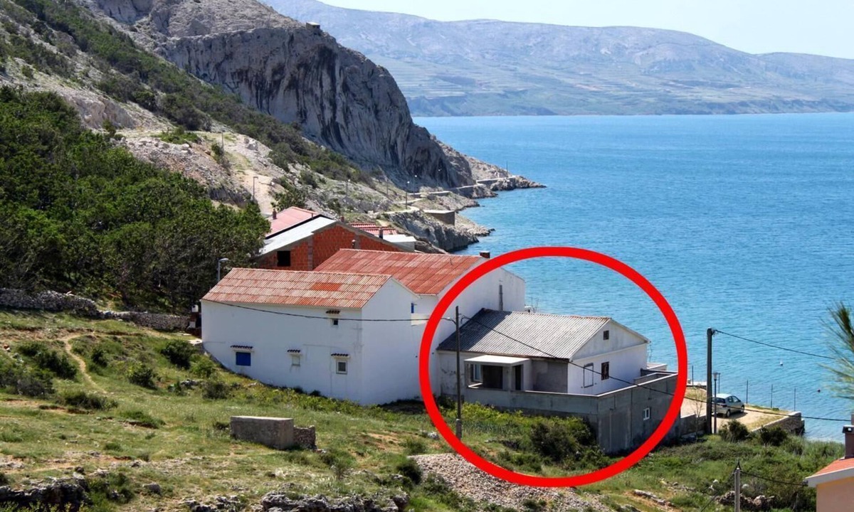 Metajna Apartment | One bedroom apartment near beach Metajna, Pag (A-6465-a)