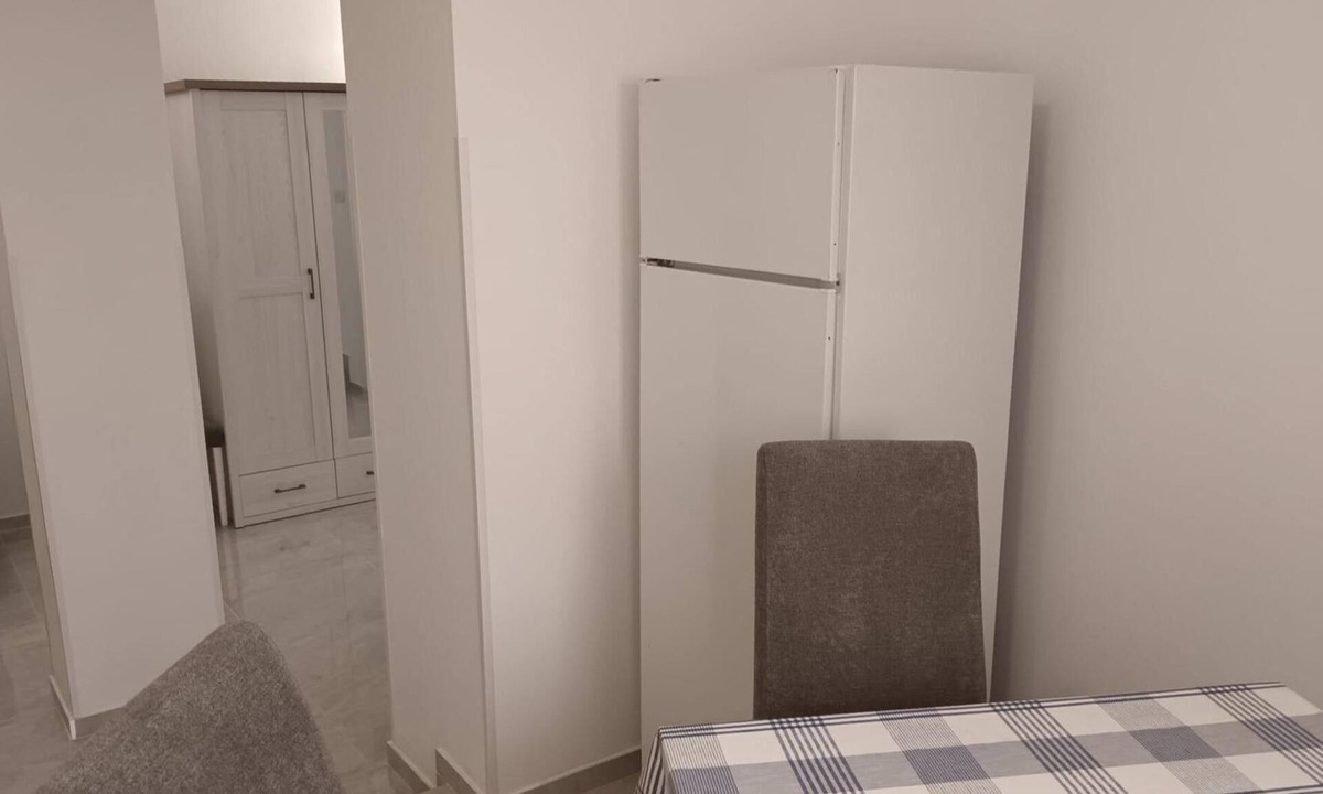 Metajna Apartment | One bedroom apartment near beach Metajna, Pag (A-6289-e)