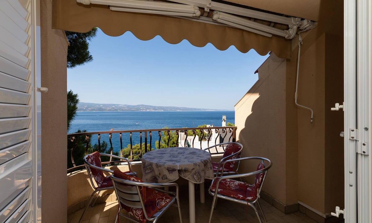 Tice Apartment | One bedroom apartment near beach Nemira, Omiš (A-2782-b)
