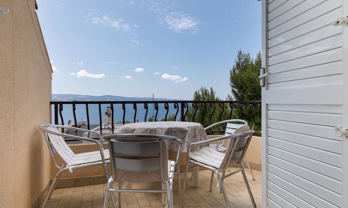 Tice Apartment | One bedroom apartment near beach Nemira, Omiš (A-2782-c)