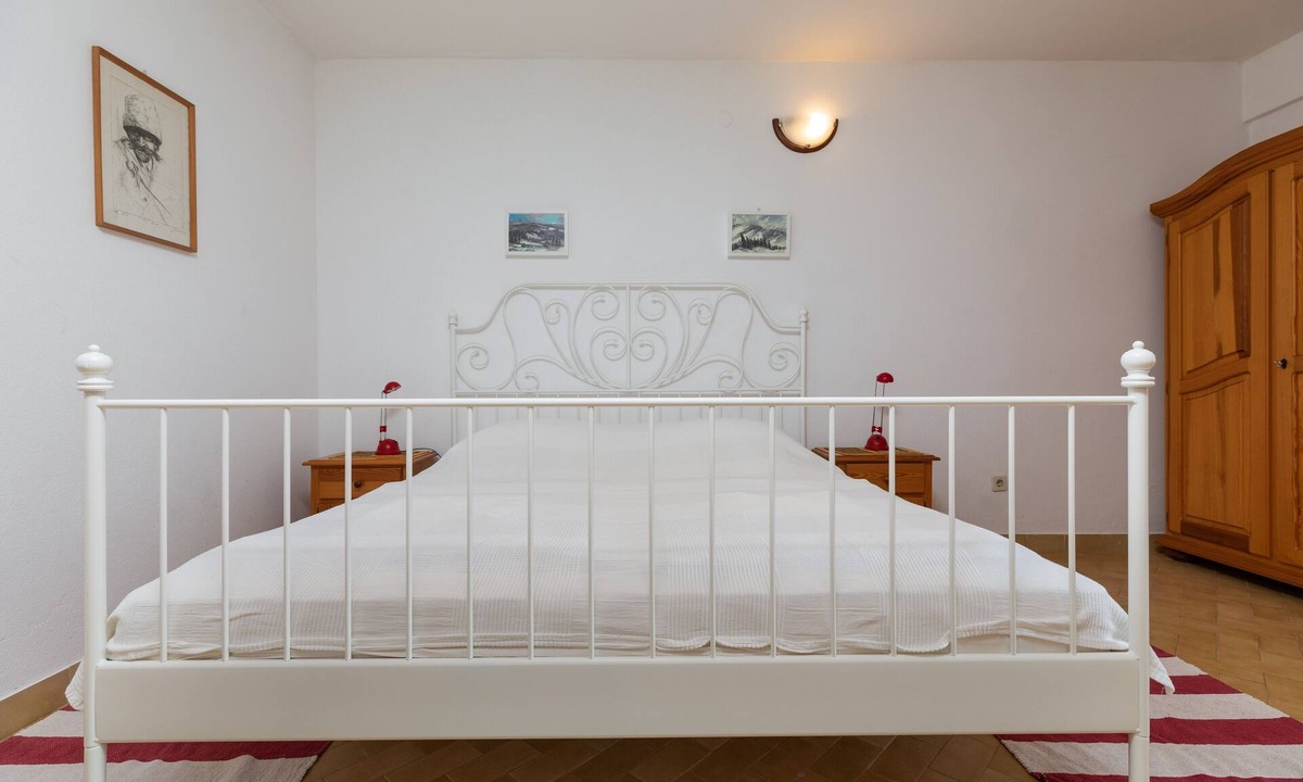 Tice Apartment | One bedroom apartment near beach Nemira, Omiš (A-2782-e)