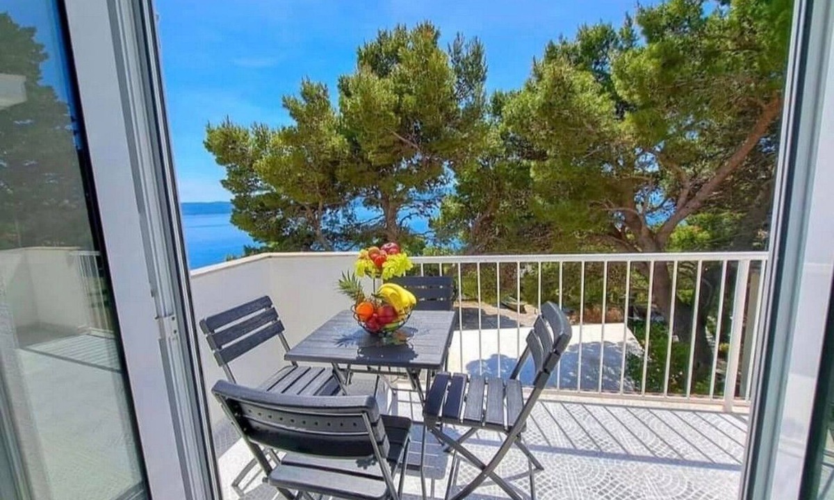 Medici Apartment | One bedroom apartment with terrace and sea view Medići, Omiš (A-23741-b)
