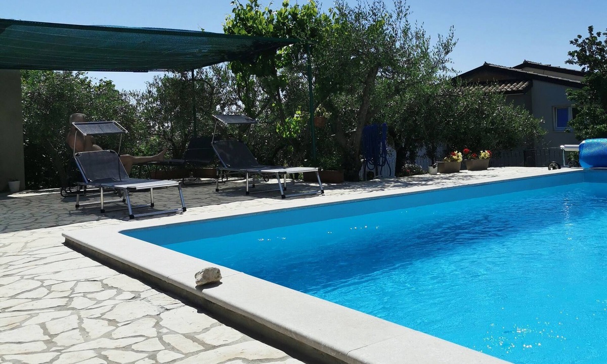 Kastel Apartment | One bedroom apartment with a swimming pool Kaštel, Central Istria - Središnja Istra (A-21309-b)