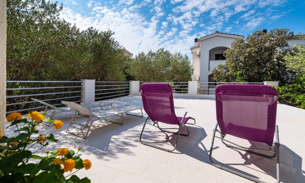 Mandre Apartment | One bedroom apartment with terrace Mandre (Pag) (A-13015-c)