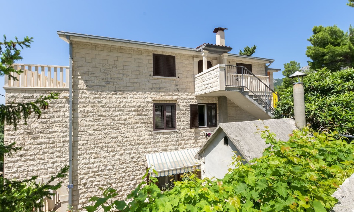 Omis Apartment | One bedroom apartment with balcony and sea view Omiš (A-20787-c)