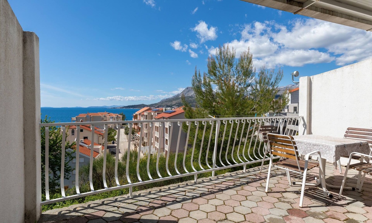 Tice Apartment | One bedroom apartment with terrace and sea view Nemira, Omiš (A-2828-e)