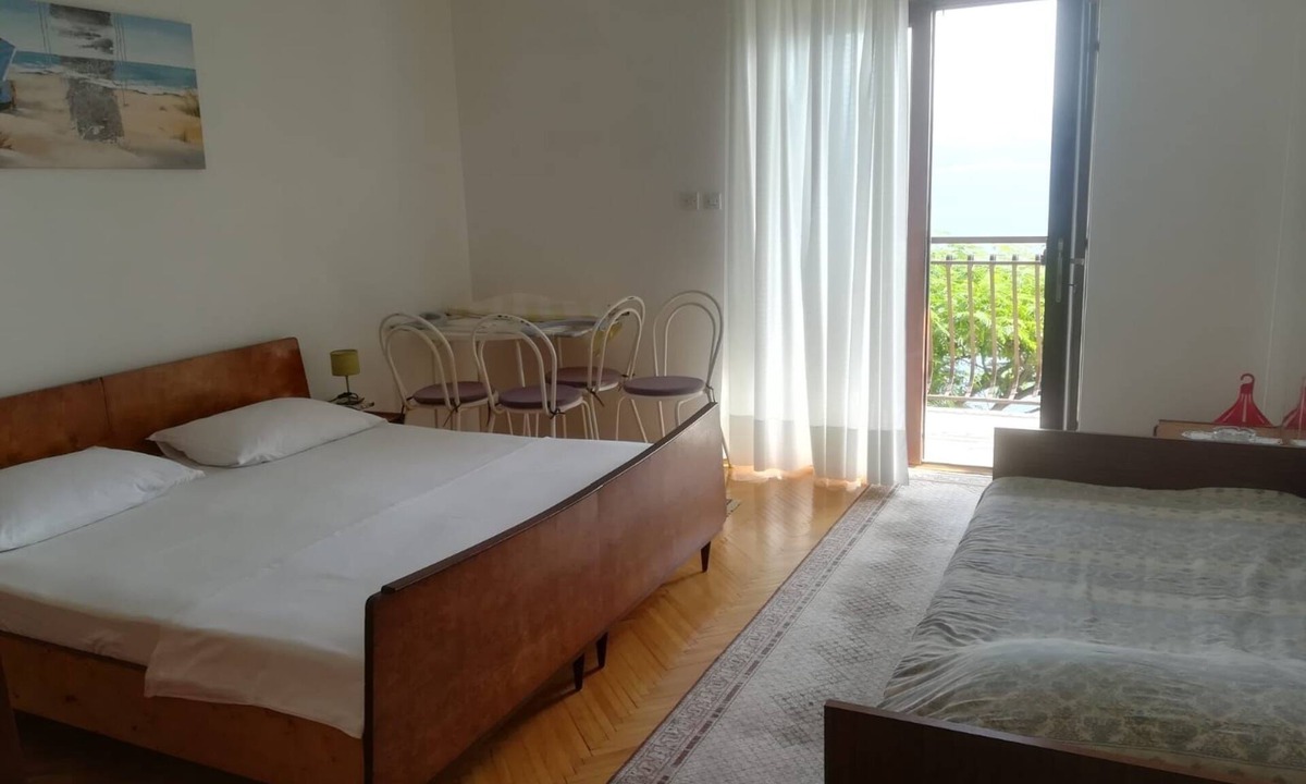 Tice Apartment | One bedroom apartment with terrace and sea view Nemira, Omiš (A-4834-b)