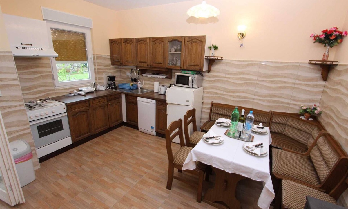 Valdebek Apartment | OTO Three-Bedroom Apartment with Terrace