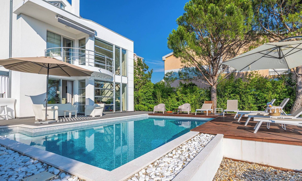 Dramalj Villa | Peace, luxury & sea views - modern villa for the whole family