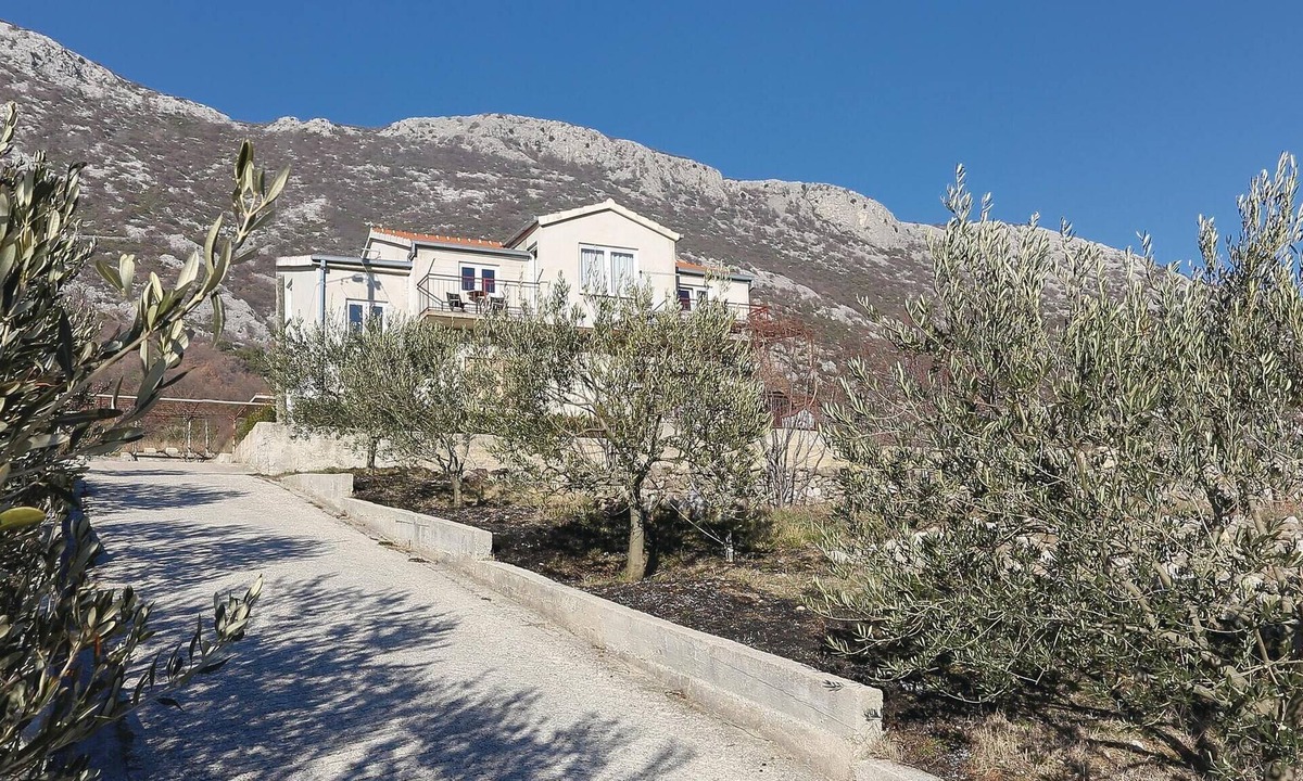 Omis Apartment | Pet friendly apartment in Gata