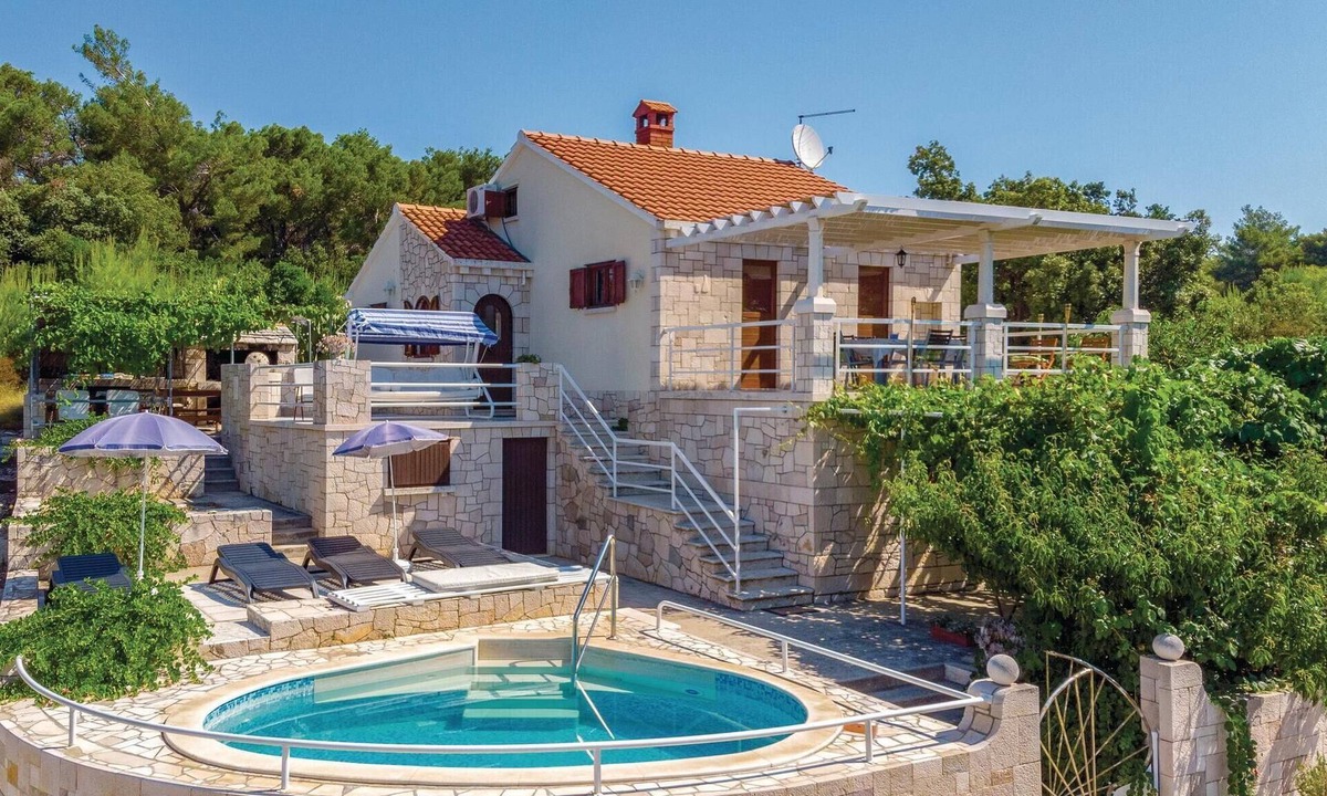 Vela Luka House | Pet friendly home in Siroka