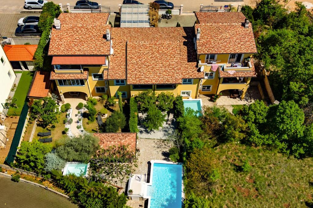 Kostrena Apartment | Pool and Garden Apartments Hortenzija