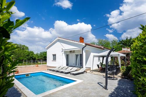 Nedescina Apartment | Pool House Kristina - Happy Rentals
