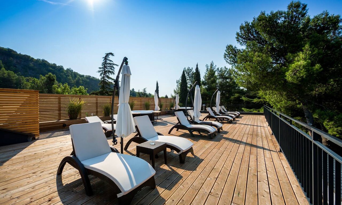 Sarsoni Hotel | Preelook Apartments and Rooms