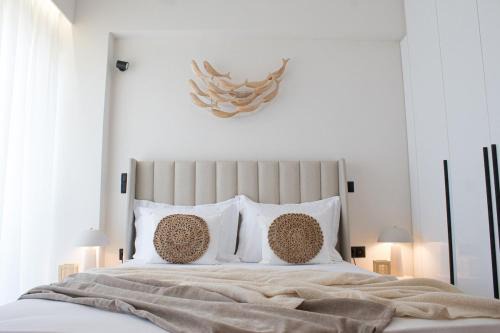 Rafina-Pikermi Apartment | Rafina's PARADISE VIEW!Walking access to the Port! Amazing Seaview!Steps from the Beach, 2 min walk!WIFI 300Mbps! The Lux Seaside Retreat!