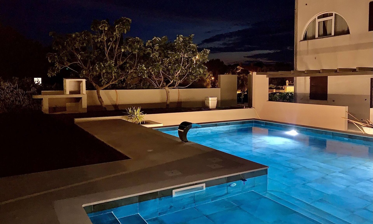 Banjole Villa | Room in Guest Room - Linc Rooms & Apartments