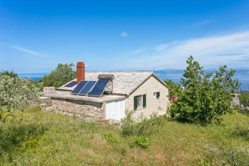 Supetar House | Secluded house with a parking space Supetar, Brac - 17330