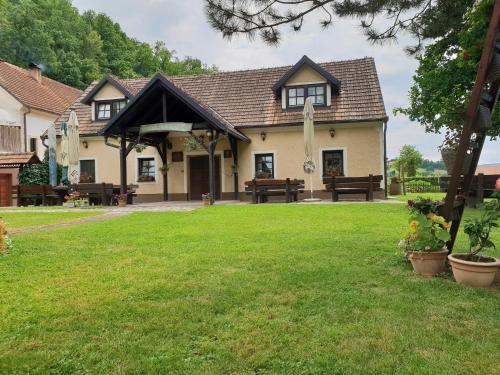 Miljana Bed & Breakfast | Seoski turizam Sumak