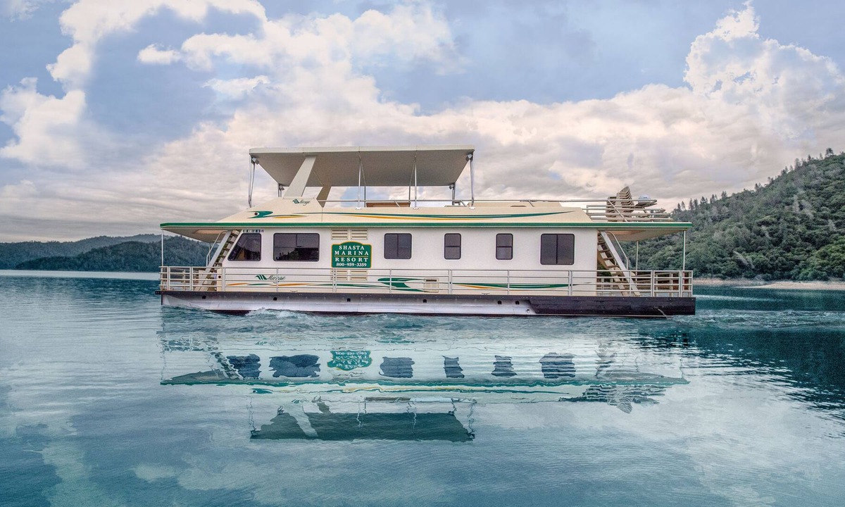 Lakehead Boat Rental | Shasta Marina at Packers Bay Mirage I Houseboat.