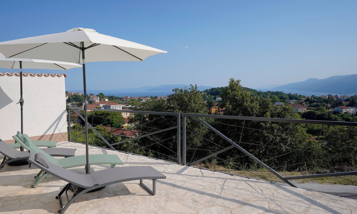Kastav Apartment | Spacious apartment with 2 bedrooms and sea view near Opatija
