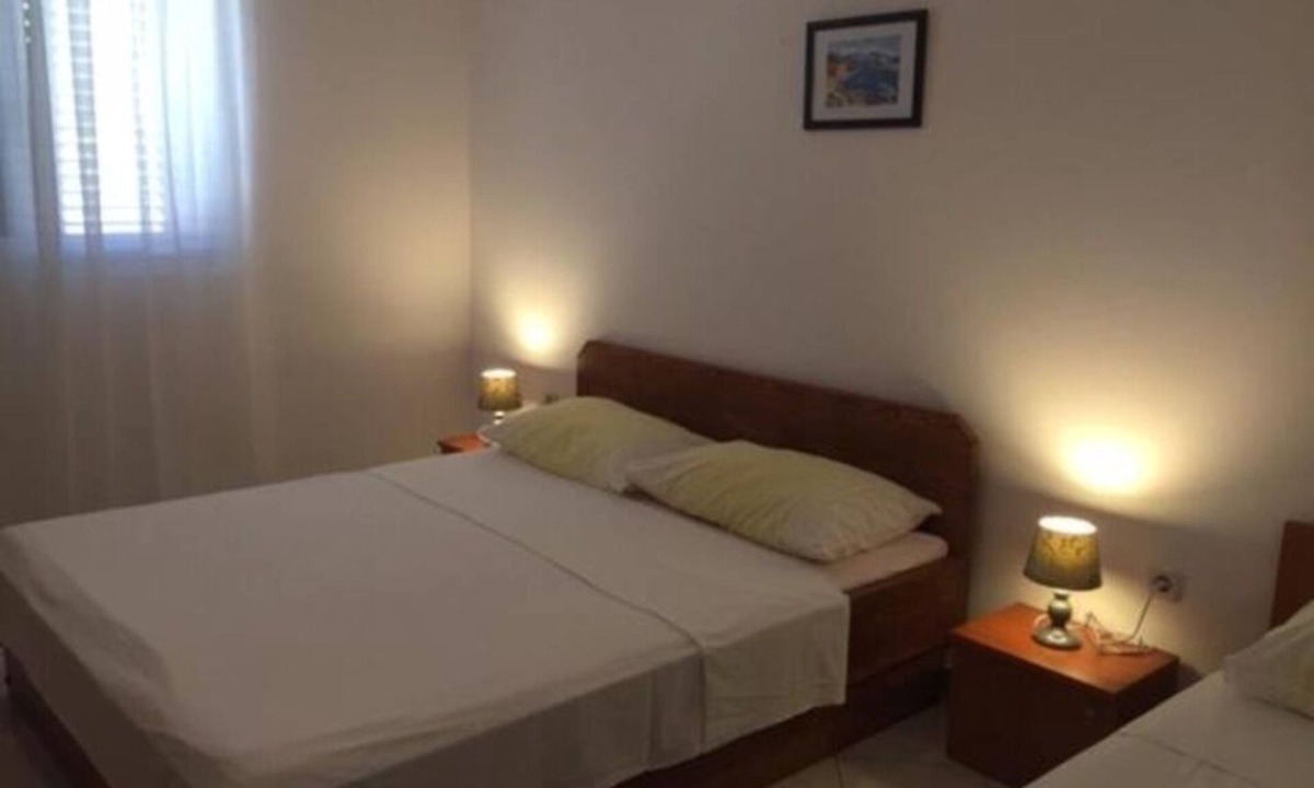 Kustici House | Spacious Apartments with a Beautiful View of the Beach - Wifi, AC, parking
