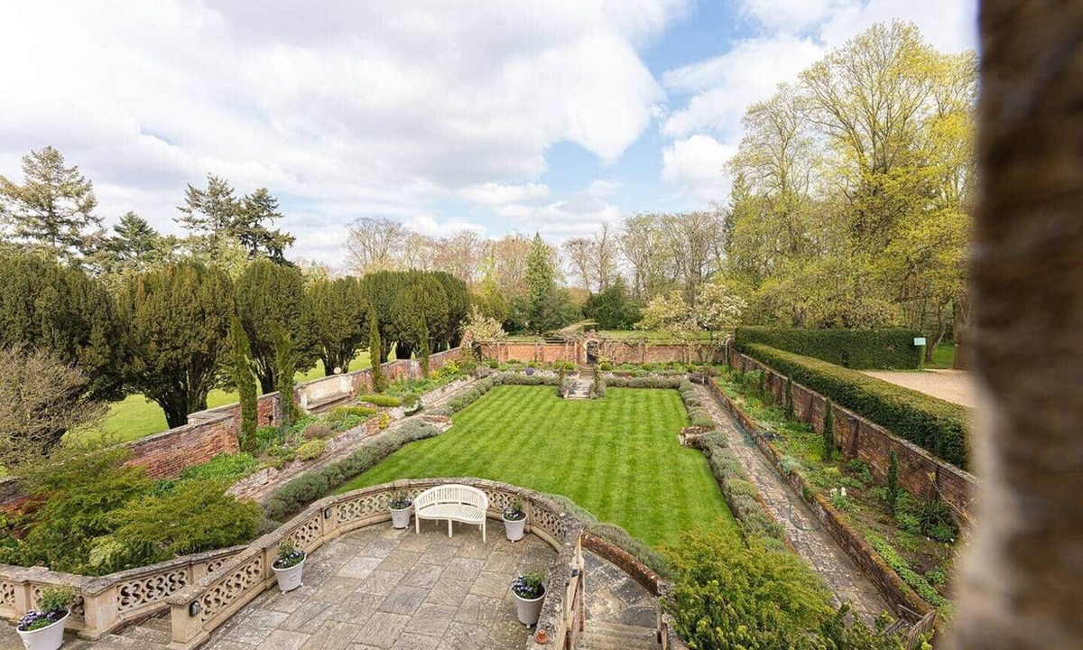 Newmarket Apartment | Spacious Country House Apartment