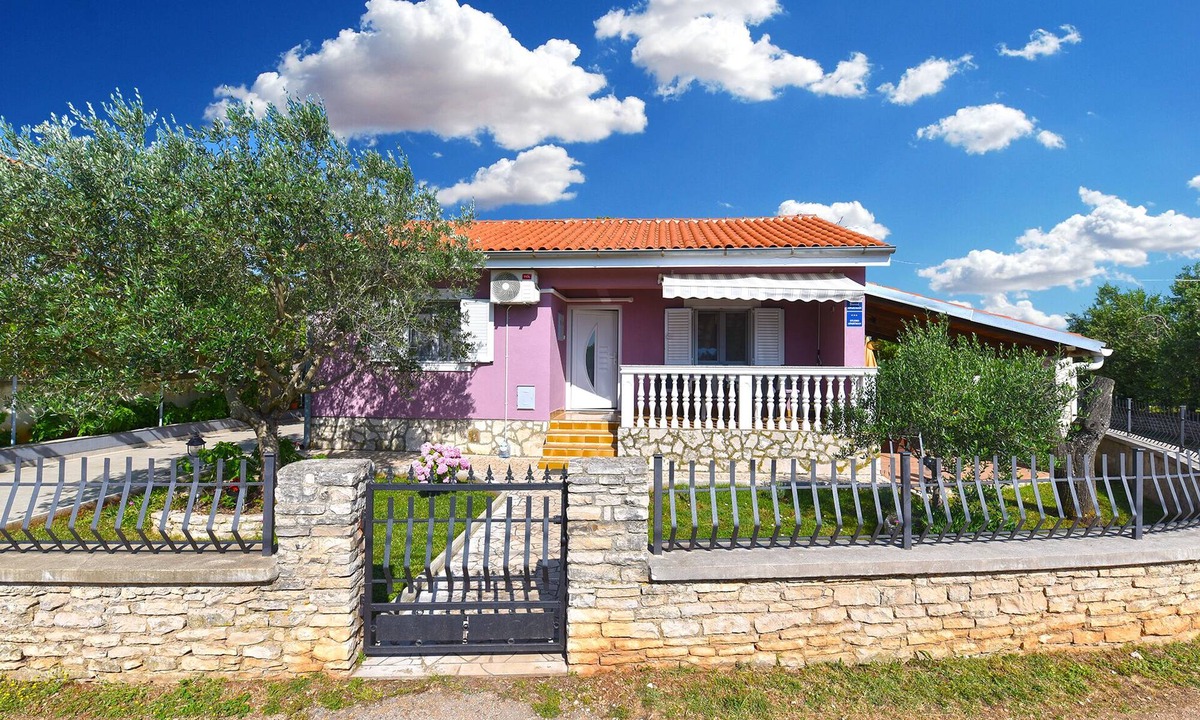 Peruski Apartment | Studio apartment 2392/159906 (Istria - Peruški), 1500m from the beach