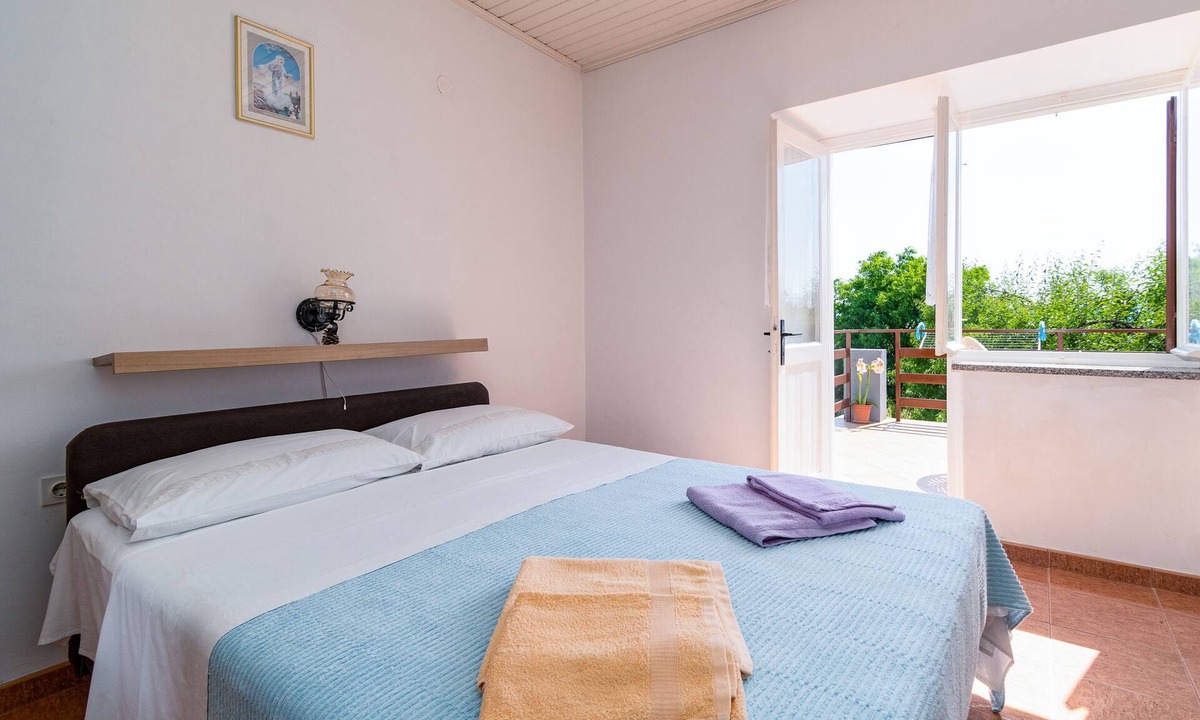 Skrbcici Apartment | Studio flat with terrace Skrbcici (Krk) (AS-21231-a)