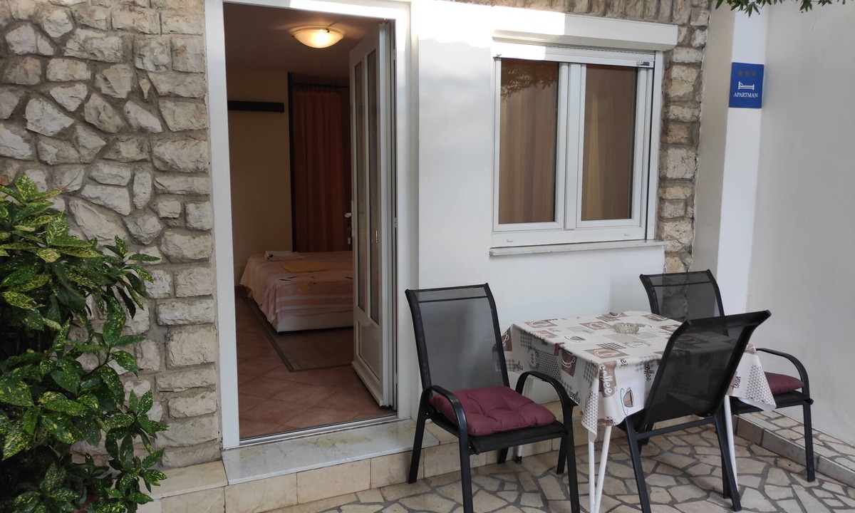 Selce Apartment | Studio flat with terrace Selce, Crikvenica (AS-5550-d)