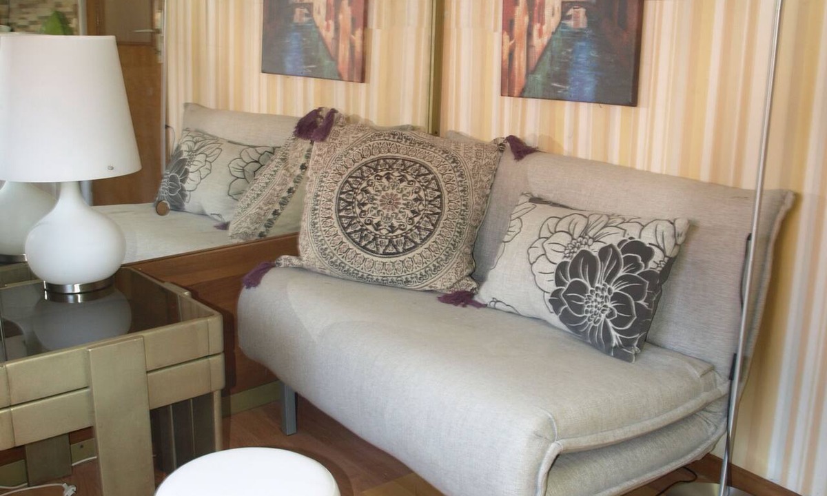 Zagreb Apartment | STUDIO GREEN near city center, free parking, wifi, at banks of river Sava