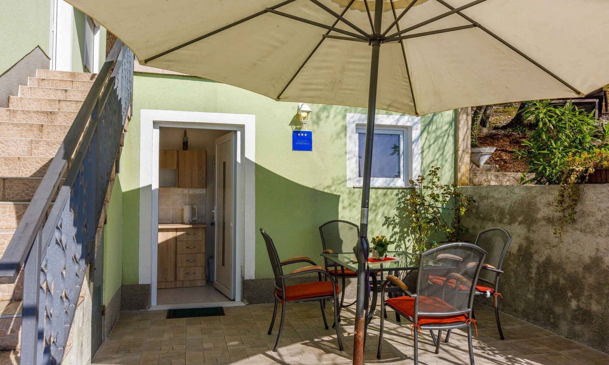 Grizane Apartment | Studio with terrace and barbecue facilities