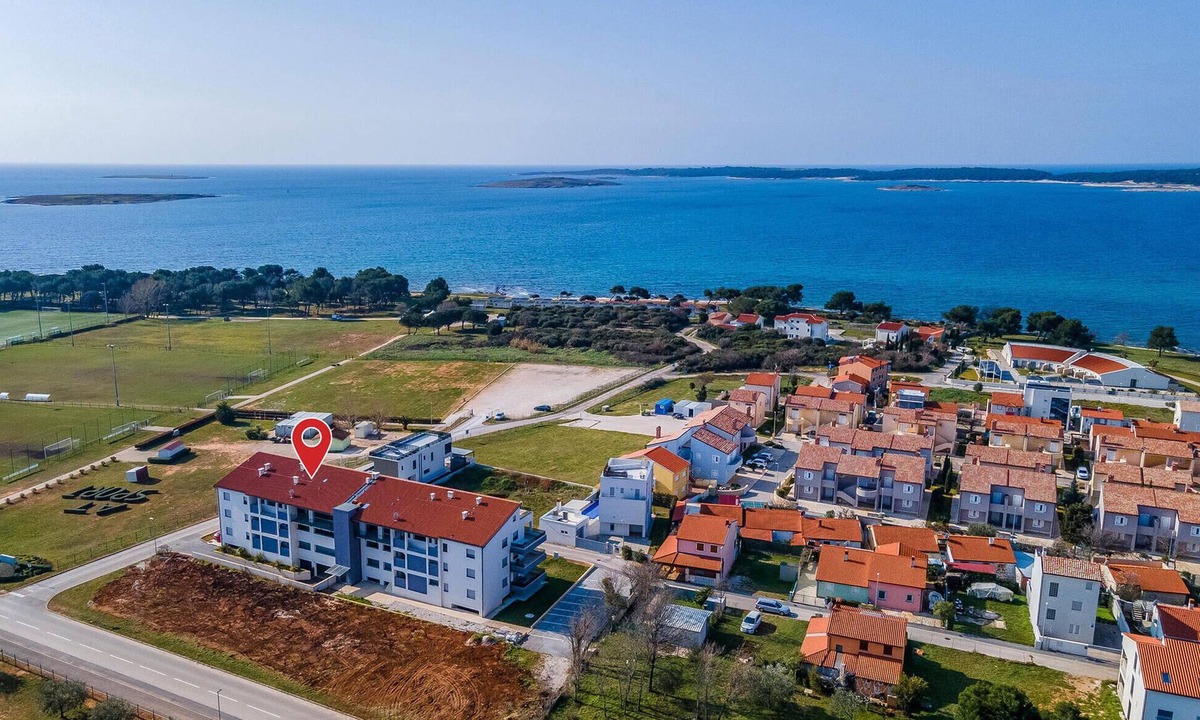 Medulin Apartment | Stunning apartment in Medulin with house sea view