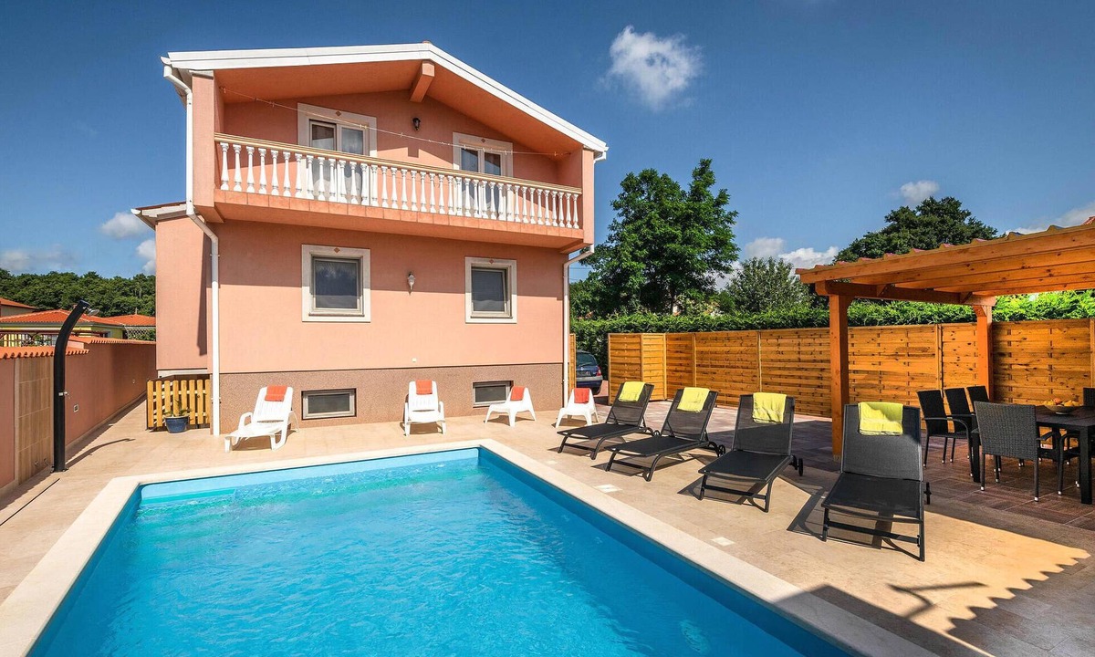 Loborika House | Stunning home in Marcana
