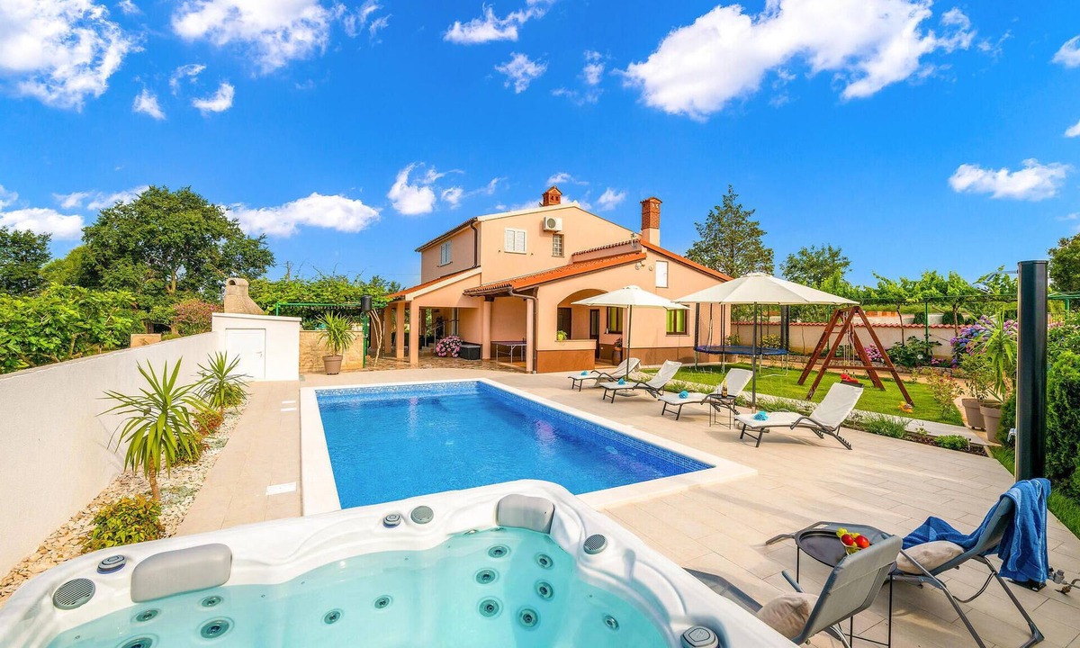 Loborika House | Stunning home in Marcana