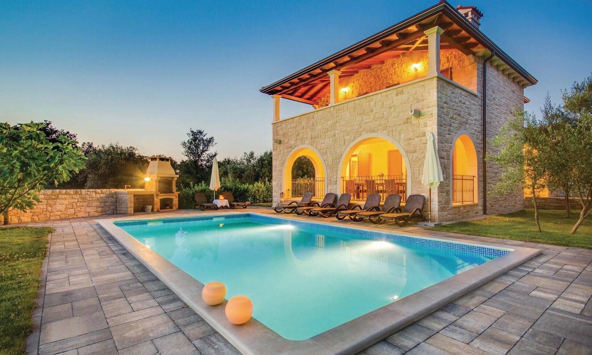 Malinska-Dubasnica House | Stunning home in Turcic