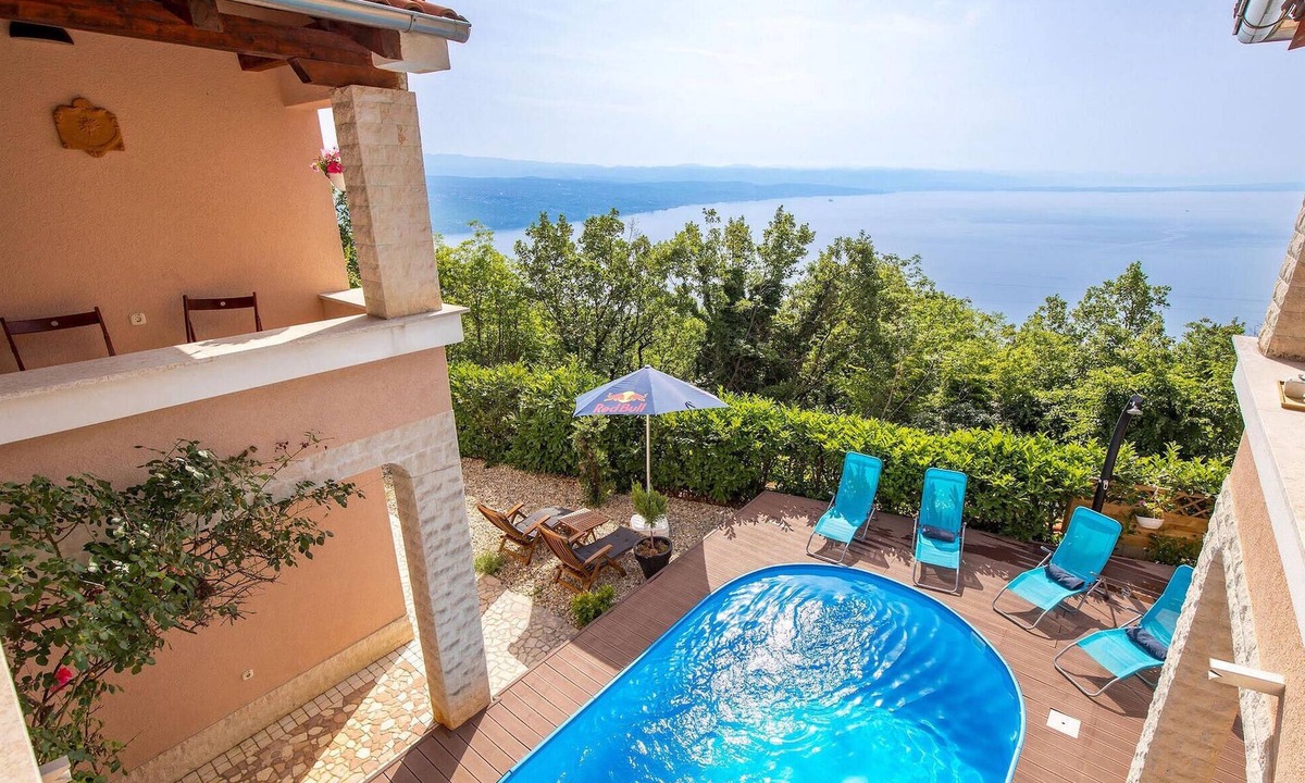 Veprinac House | Stunning home in Veprinac with sauna