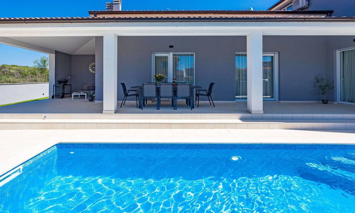 Loborika Villa | Stunning private villa for 8 guests with A/C, WIFI, private pool, TV and terrace