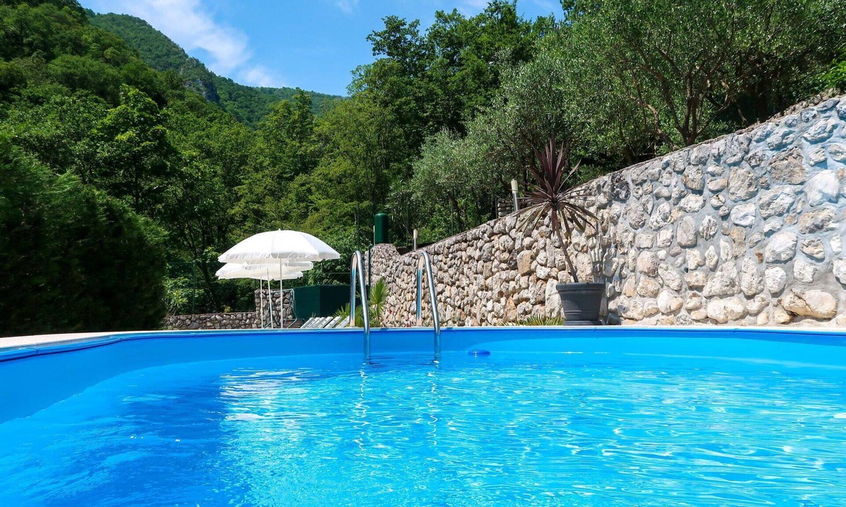 Medveja House | Stunning private villa for 5 guests with A/C, pool, WIFI, TV and terrace