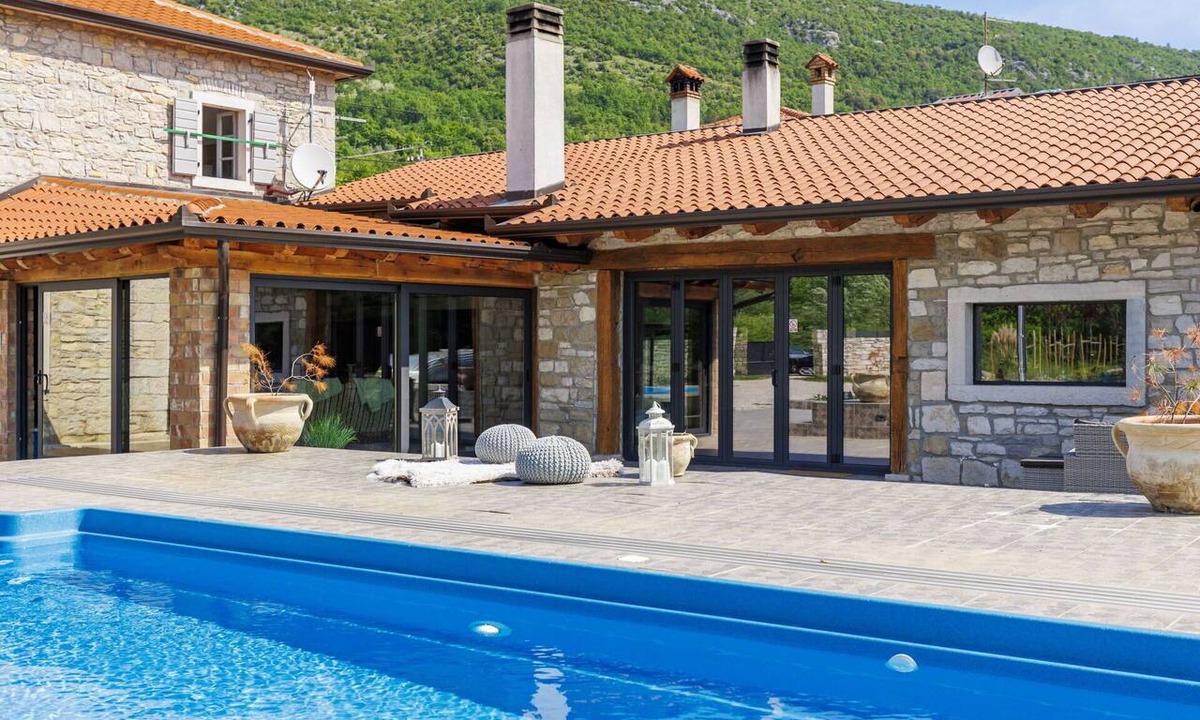 Gradinje Villa | Stunning private villa with A/C, private pool, WIFI, TV, terrace, pets allowed and panoramic view