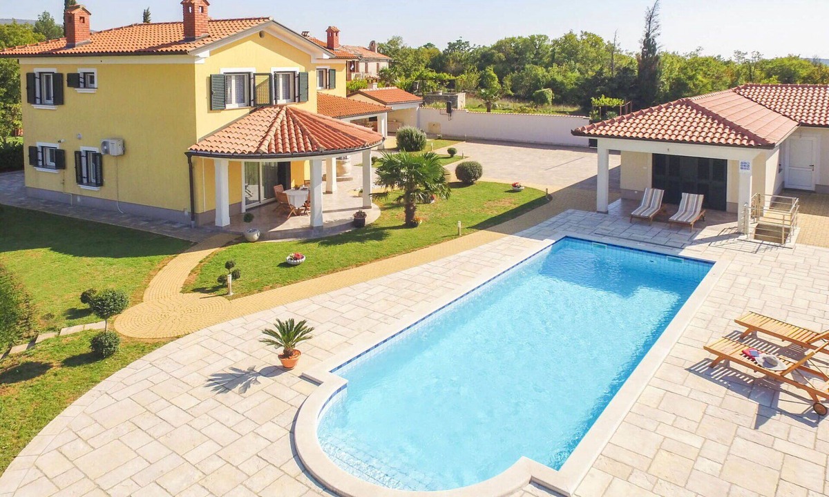 Trgetari House | Stunning villa for 5 people with A/C, WIFI, private pool, TV and terrace