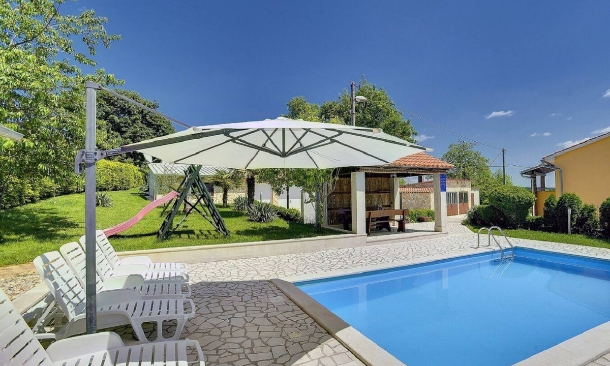 Lindar House | Sunny finca with private pool, BBQ and WiFi