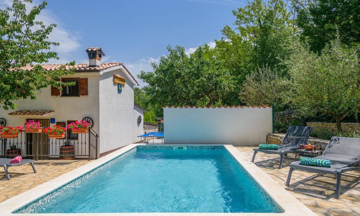 Boljevici House | This charming vacation house with pool is located in the quiet Istrian village of Vla.
