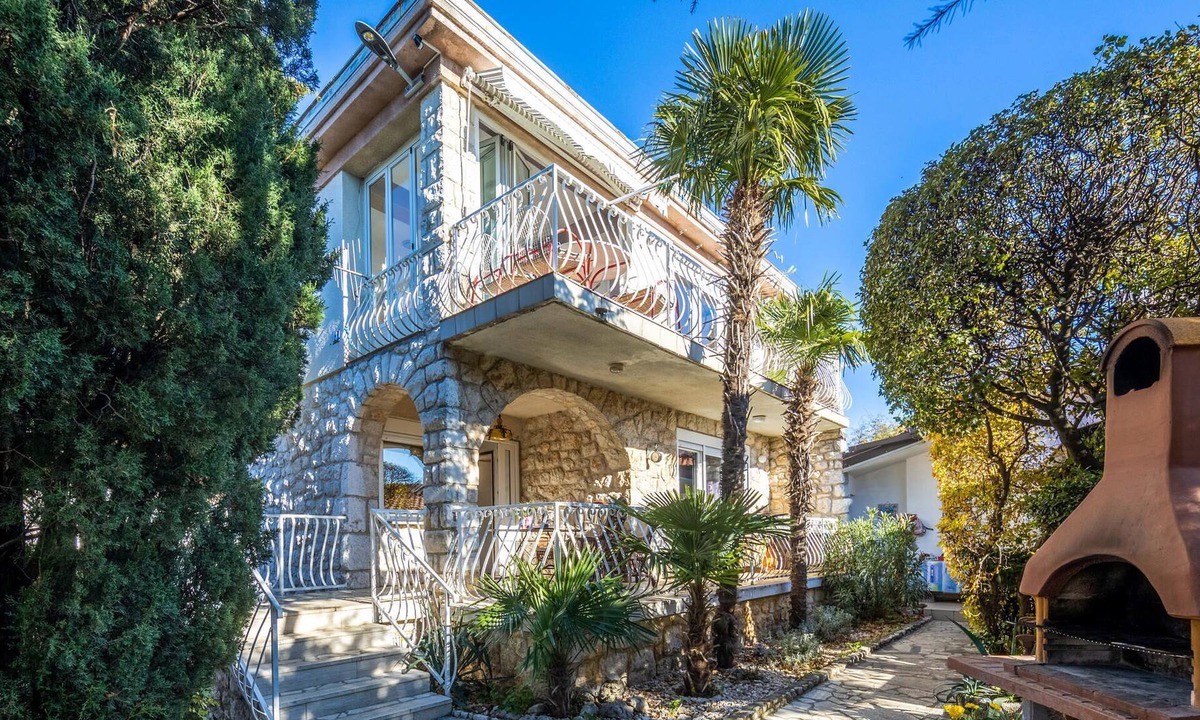 Kraljevica House | This vacation house is the ideal choice if you want to spend a wonderful and relaxing with up to 9 p